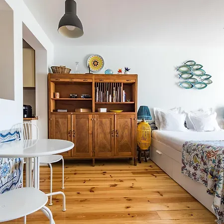 Charming In The Heart Of Lizbona