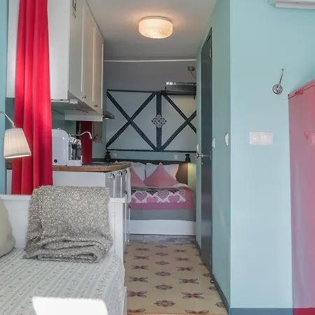 Charming In The Heart Of * Lissabon