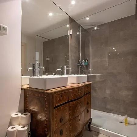 Charming In The Heart Of Apartment Lissabon